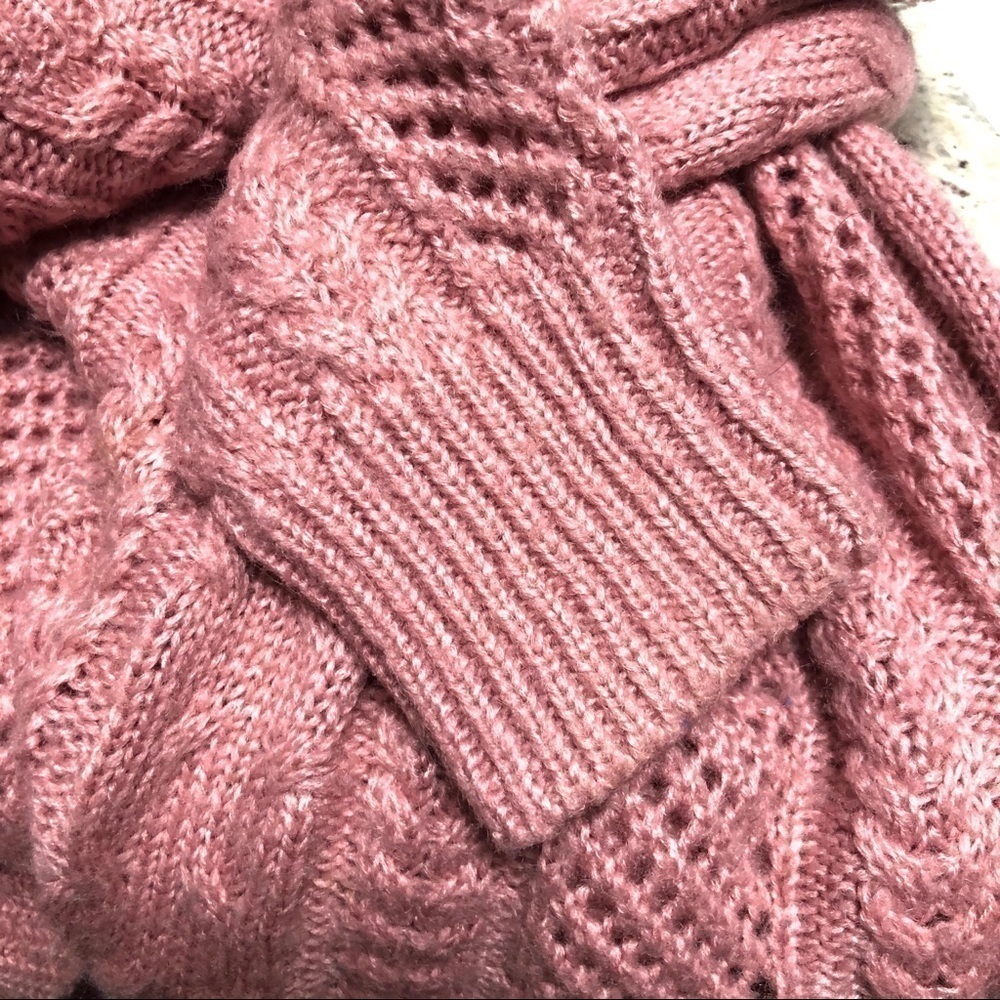 John + Jenn Oversized Cable Knit Sweater in Blush Pink Size S/P - Picture 10 of 10